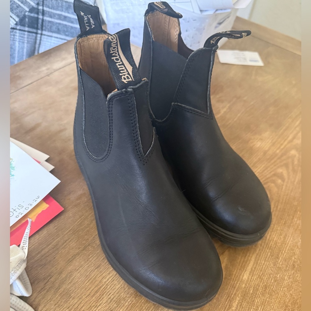 Blundstone black leather Chelsea boots 8.5